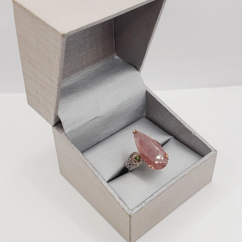 10 Carat Tanzanian Natronite & Chrome Diopside Rose Gold | Sterling Silver Ring